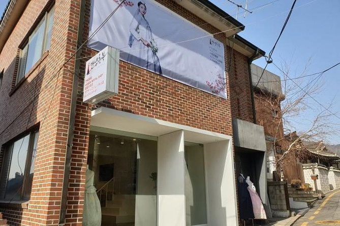 Hello Hanbok - Getting There