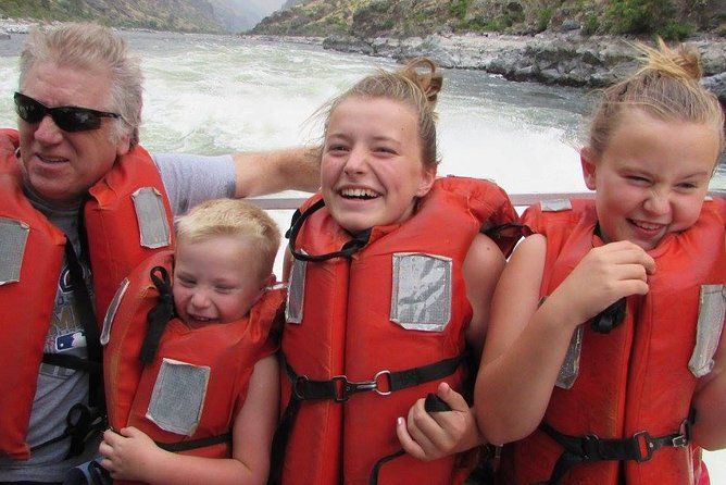 Hells Canyon White Water Jet Boat Tour to Sheep Creek - Encountering White Water Rapids