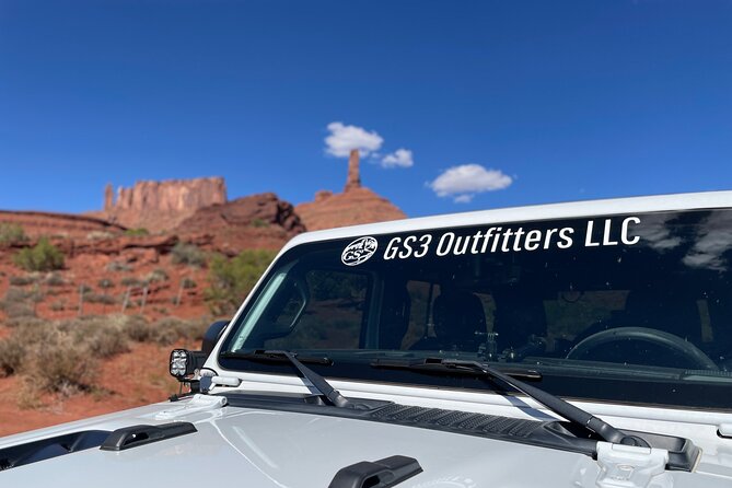 Hell's Revenge Private 4x4 Guided Jeep Experience in Moab - Hosts Engagement and Appreciation