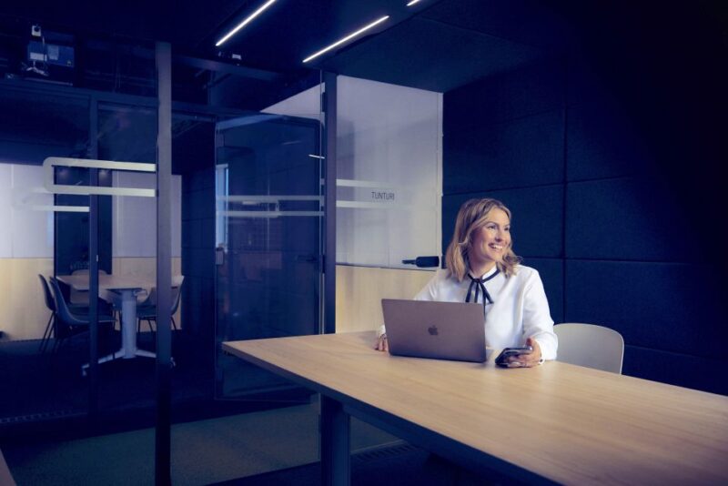 Helsinki Airport (HEL): Premium Lounge Entry - Pricing and Booking Details