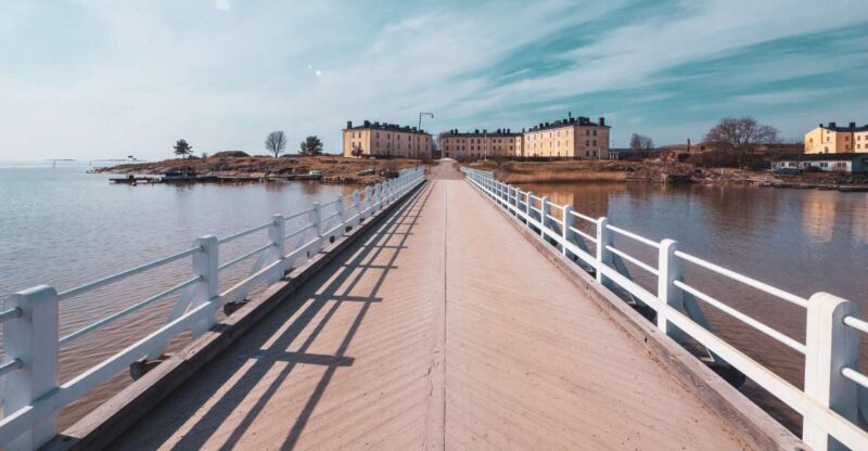 Helsinki: Capture the Most Photogenic Spots With a Local - Meeting Point