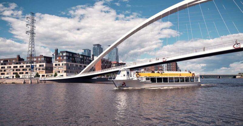 Helsinki: City Highlights 1.5-Hour Archipelago Cruise - Participants and Language Options