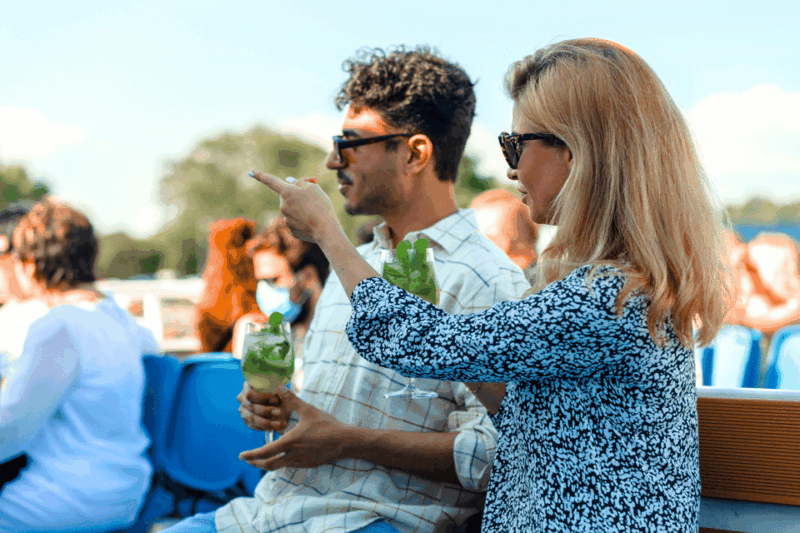 Helsinki: Evening Archipelago Cruise - Onboard Dining