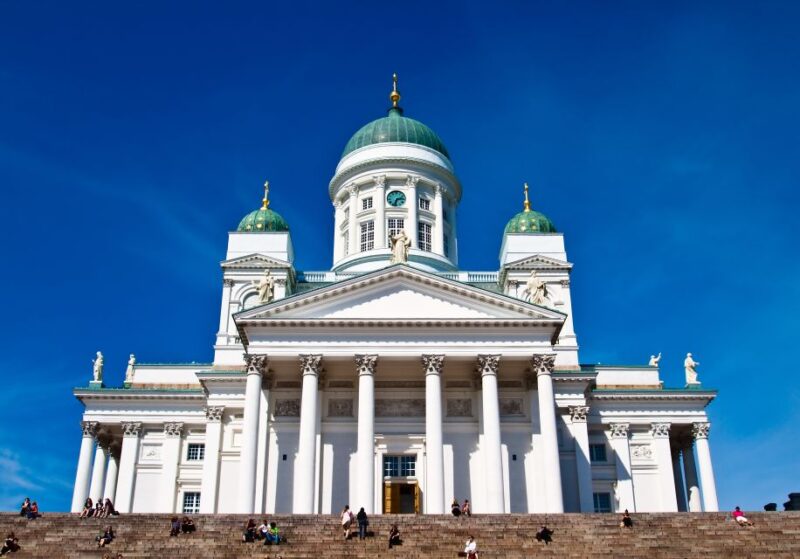 Helsinki: Helsinki and Suomenlinna 5-Hour Sightseeing Tour - Minimum Passenger Requirement