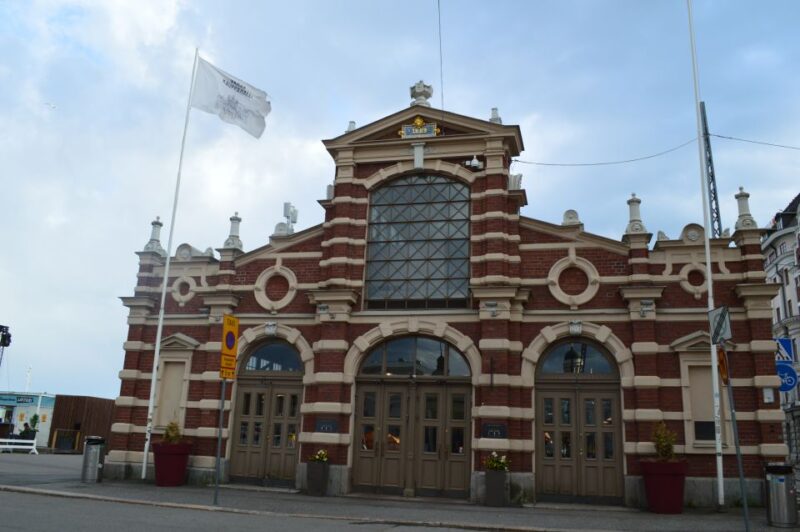 Helsinki: Historical Highlights Self-Guided Audio Tour - Tour Overview