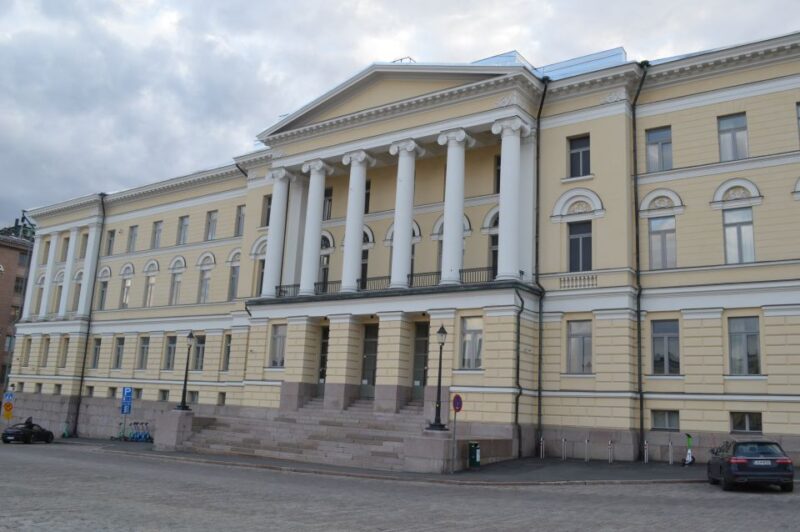Helsinki: Historical Highlights Self-Guided Audio Tour - Tour Features