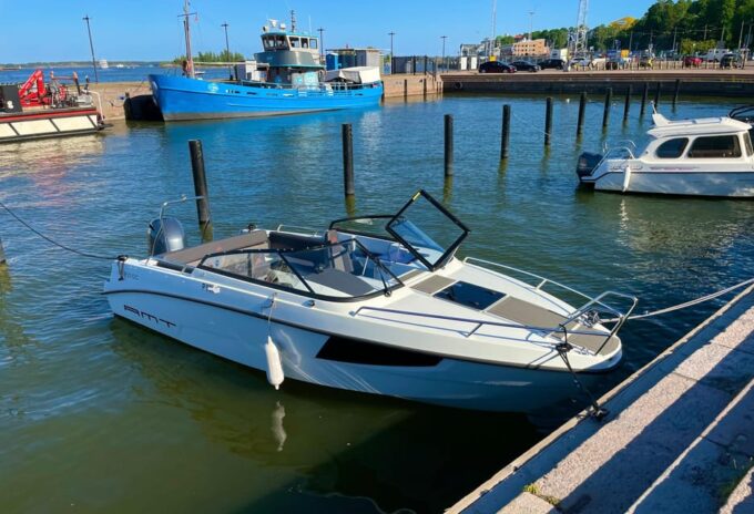 Helsinki: Private Boat Tour - Languages Available