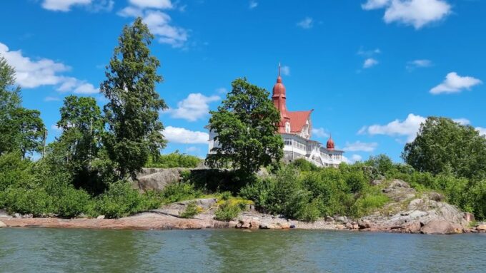 Helsinki: Private City Highlights Tour With Transfer - Tour Guide Languages