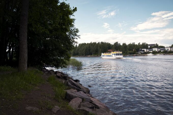 Helsinki: Sightseeing Canal Cruise With Audio Commentary - Getting to the Cruise