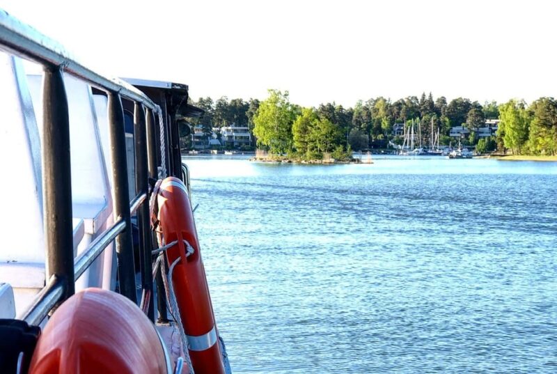 Helsinki: Summer Nights City Canal & Archipelago Cruise - Onboard Amenities