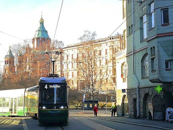 Helsinki: Tram Tour - Efficient Public Tram System