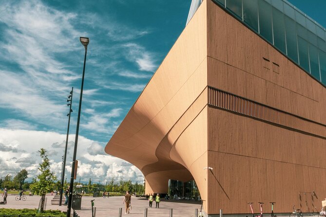 Helsinki Walking Tour With a Sociologist - Tour Highlights