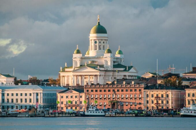 Helsinki Walking Tour With a Sociologist - Social Dynamics and History
