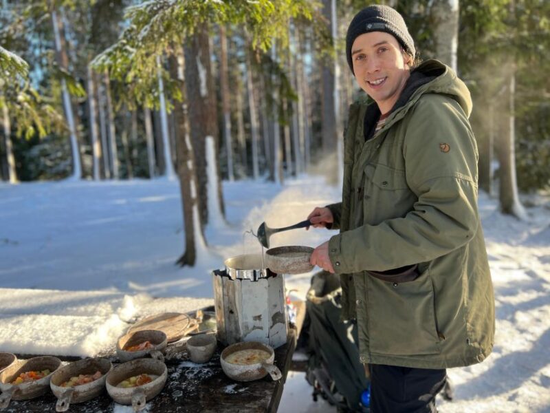 Helsinki: Winter Wonderland Liesjärvi National Park Hike - Guided Nature Exploration