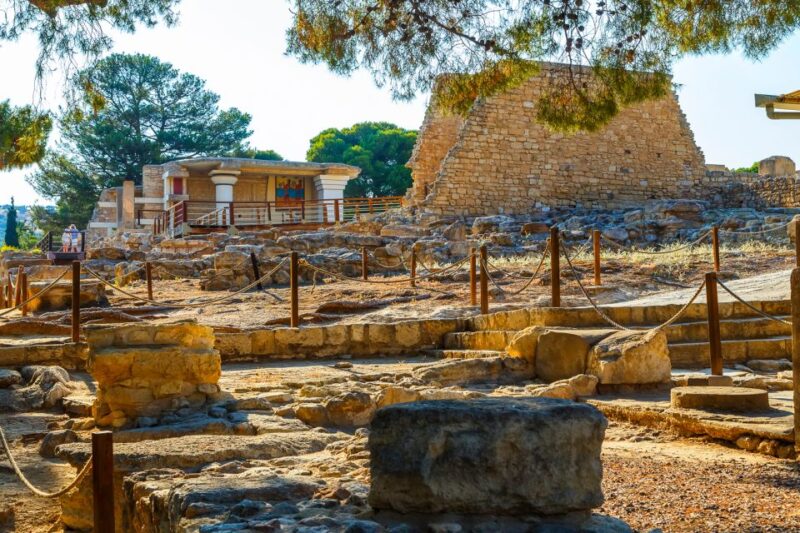 Heraklion: Archeological Museum of Heraklion Entrance & Tour - Discovering 6000BC Findings