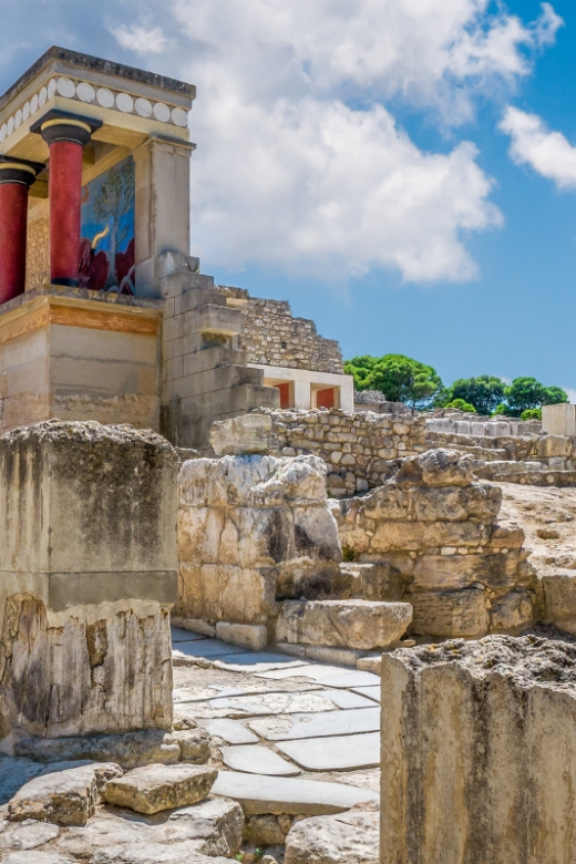Heraklion City, Walking Tour, Old Market & Knossos Palace - Transportation and Accessibility