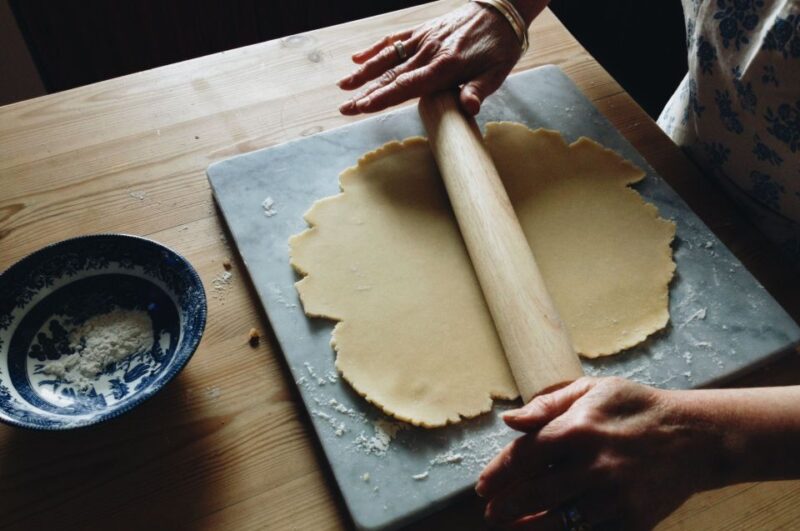 Heraklion: Cretan Cooking Lesson With Lunch in Arolithos - Traditional Dish Preparation