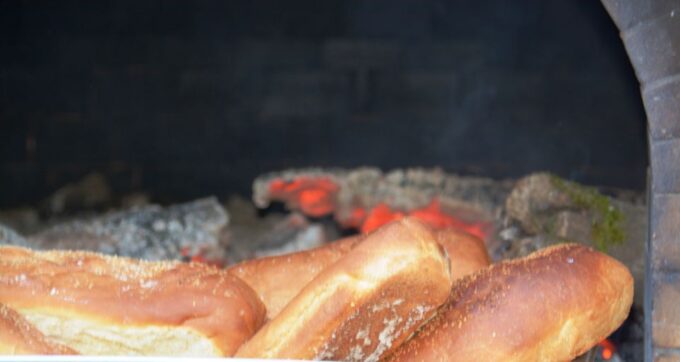Heraklion: Cretan Folklore Night With Buffet at Karouzanos - Buffet and Dining