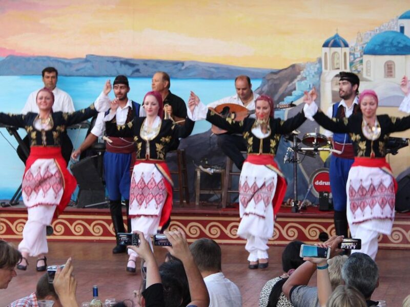 Heraklion: Cretan Folklore Night With Dinner & Transfers - Souvenirs and Inclusions