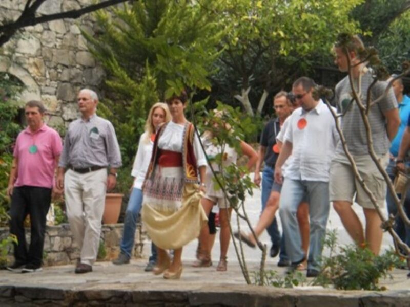 Heraklion Crete: Cretan and Greek Dance Lesson at Arolithos - Dance Lesson Highlights