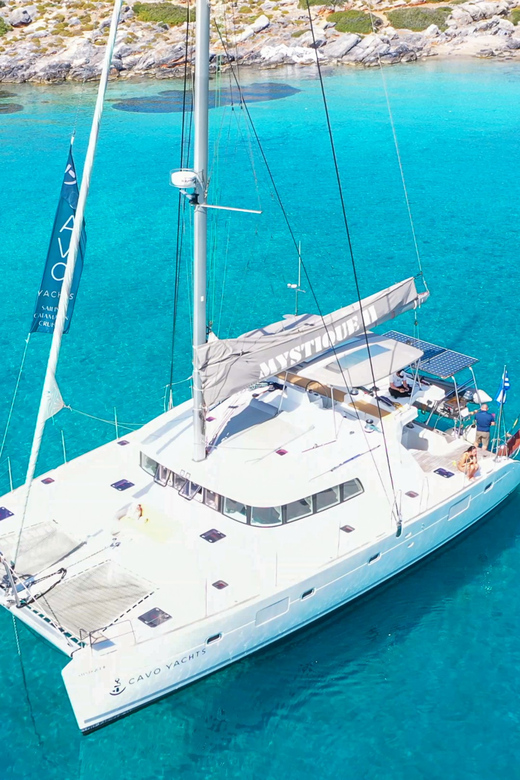 Heraklion: Dia Island Catamaran Cruise With Drinks and Lunch - Onboard Amenities