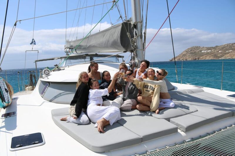 Heraklion: Dia Island Small Group Catamaran Cruise With Meal - Key Points