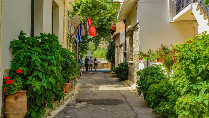 Heraklion: Eastern Crete Highlights Small Group Tour - Intimate Small Group Experience