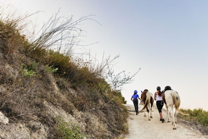 Heraklion: Finikia Horse Riding Tour With Lunch or Dinner - Recommended Attire