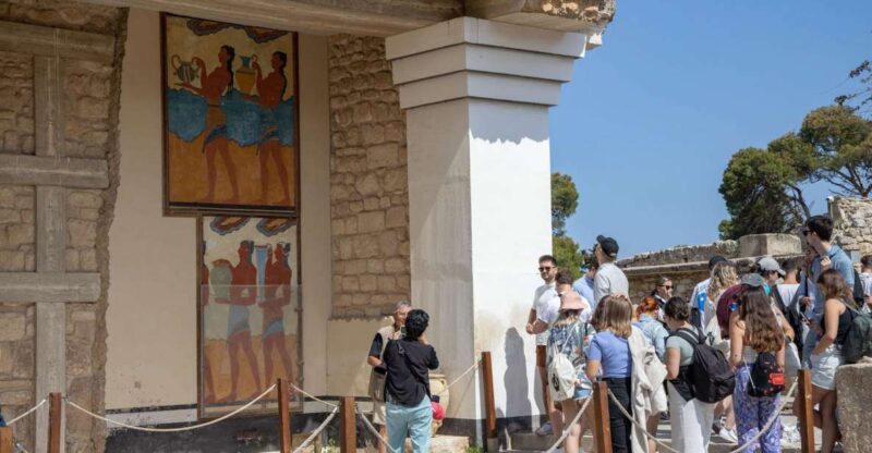 Heraklion: Knossos Self-Guided Treasure Hunt & Tour - Treasure Hunt Concept