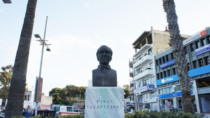 Heraklion: Private Zorba Treasure Hunt With Food Stops - Culinary Experiences