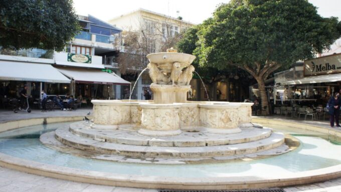 Heraklion: Private Zorba Treasure Hunt With Food Stops - Important Considerations
