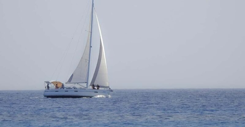 Heraklion: Sailing Cruise to Dia Island With Drinks and Meal - Meal and Drink Offerings