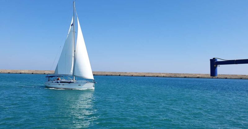 Heraklion: Sailing to Dia Island With Lunch on Bavaria 51 - Key Points