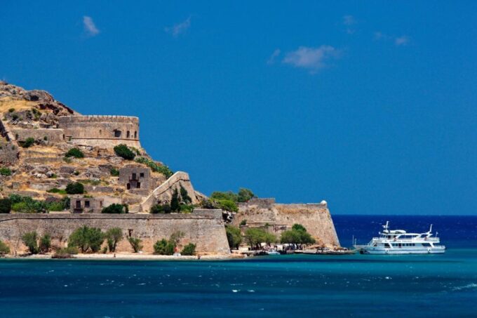 Heraklion: Spinalonga Only French Guide Lunch in Restaurant - Inclusions and Exclusions