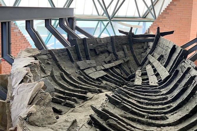 Herculaneum Ruins Archeological Exploration - Navigating the Herculaneum Ruins