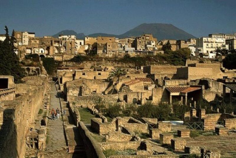 Herculaneum: Skip the Line Entrance Ticket + Audioguide - Navigating Herculaneum With an Audioguide
