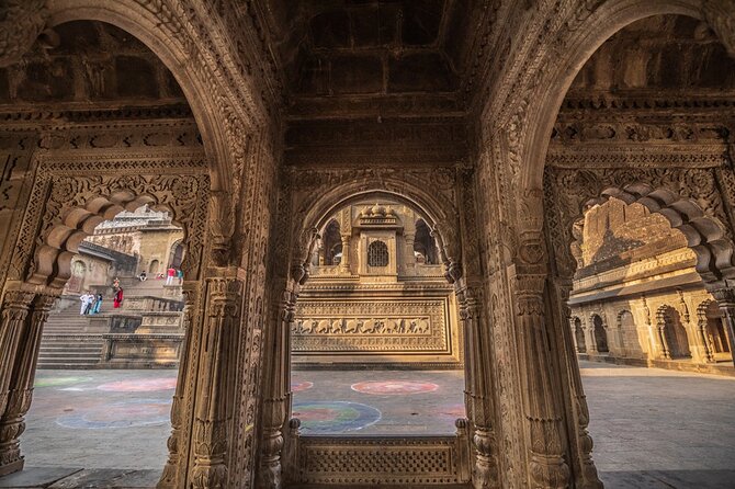 Heritage and History: Maheshwar Day Tour From Indore - Discovering the Citys History