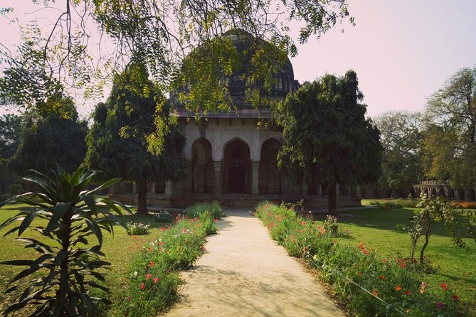 Heritage Delhi Photography Walk (2 Hours Guided Walking Tour With Rickshaw Ride) - Key Locations and Admissions