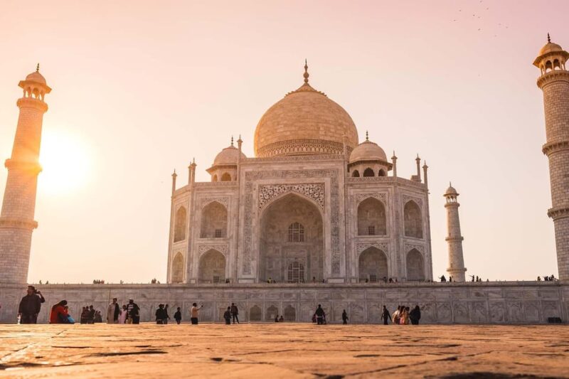 Heritage Palaces Rajasthan Tour By Train 10D/9N - Day 1: Delhi to Udaipur