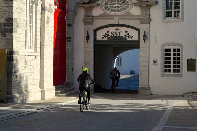 Heritage Upper Town Private E-Bike Tour - Fitness and Accessibility