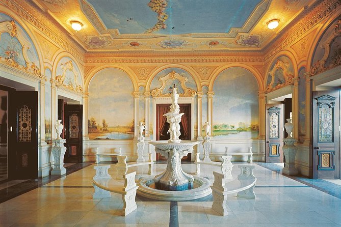 Heritage Walk With Hitea at Falaknuma Palace - Exploring Laad Bazaar