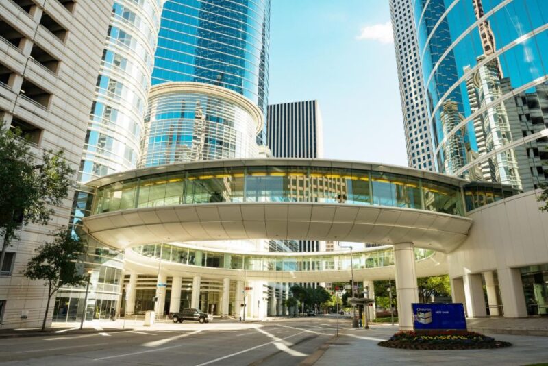 Heroic Houston Adventure: A 3-Hour Urban Odyssey - Uncovering Architectural Marvels