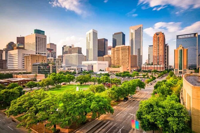 Hero's Walk: Houston's Historic & Modern Marvels - Architectural Gems of Downtown