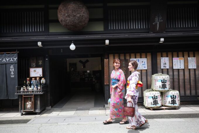 Hida Takayama From Nagoya Bus Ticket One-Way/Round-Trip - Direct, Non-stop Journey