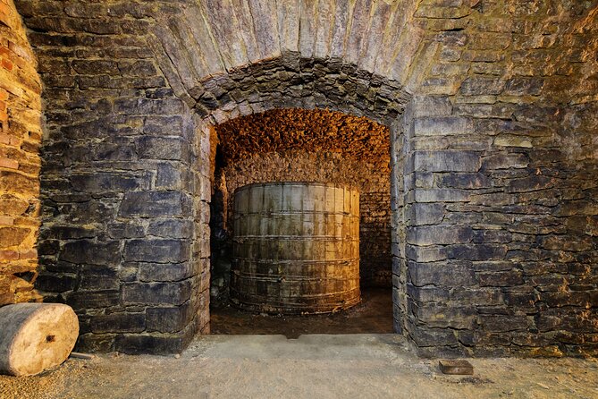 Hidden Brewery Caverns Tour in Cincinnati With Beer Tasting - Tour Itinerary