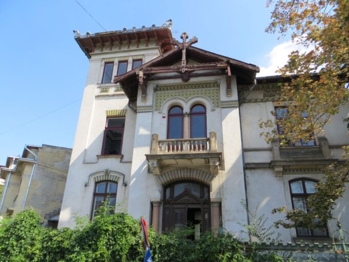 Hidden Bucharest | 3 Hours Private Walking Tour - Cancellation Policy