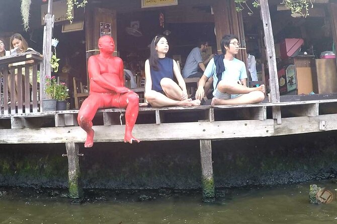Hidden Canal , Bangkok Twighlight & Temple - Visiting the Temple