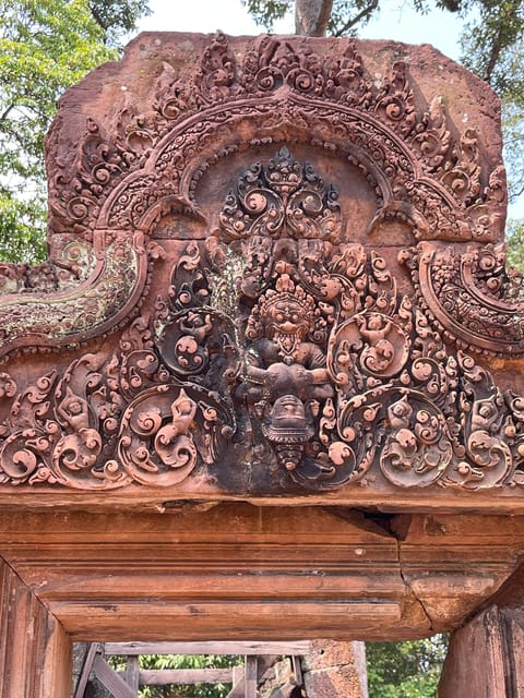 Hidden Gems of Cambodia: Kbal Spean and Banteay Srei Temple - What to Pack