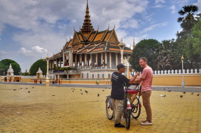 Hidden Phnom Penh City Guided Tour, Royal Palace, Wat Phnom - Exploration of Wat Phnom