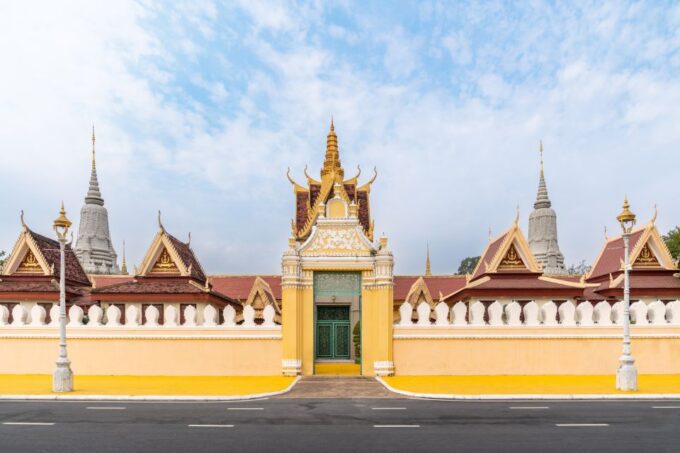 Hidden Phnom Penh City Guided Tour, Royal Palace, Wat Phnom - Discovering Hidden Gems